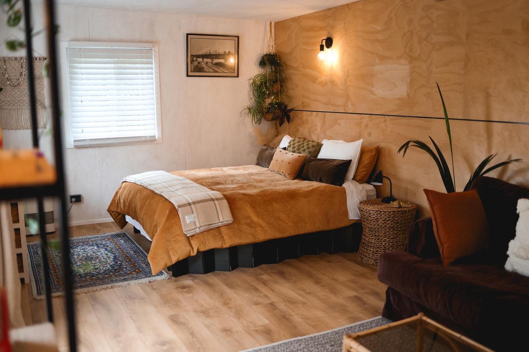Kaitake Kabana - Unique, Off-Grid, Studio Retreat Oakura Экстерьер фото